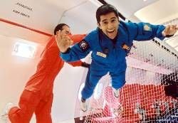 WDR Fernsehen "Quarks & Co: Reise in die Schwerelosigkeit" am Dienstag (20.11.01) um 21:00 Uhr. Ranga Yogeshwar erfährt bei einem Parabelflug am eigenen Leib, was Schwerelosigkeit ist.