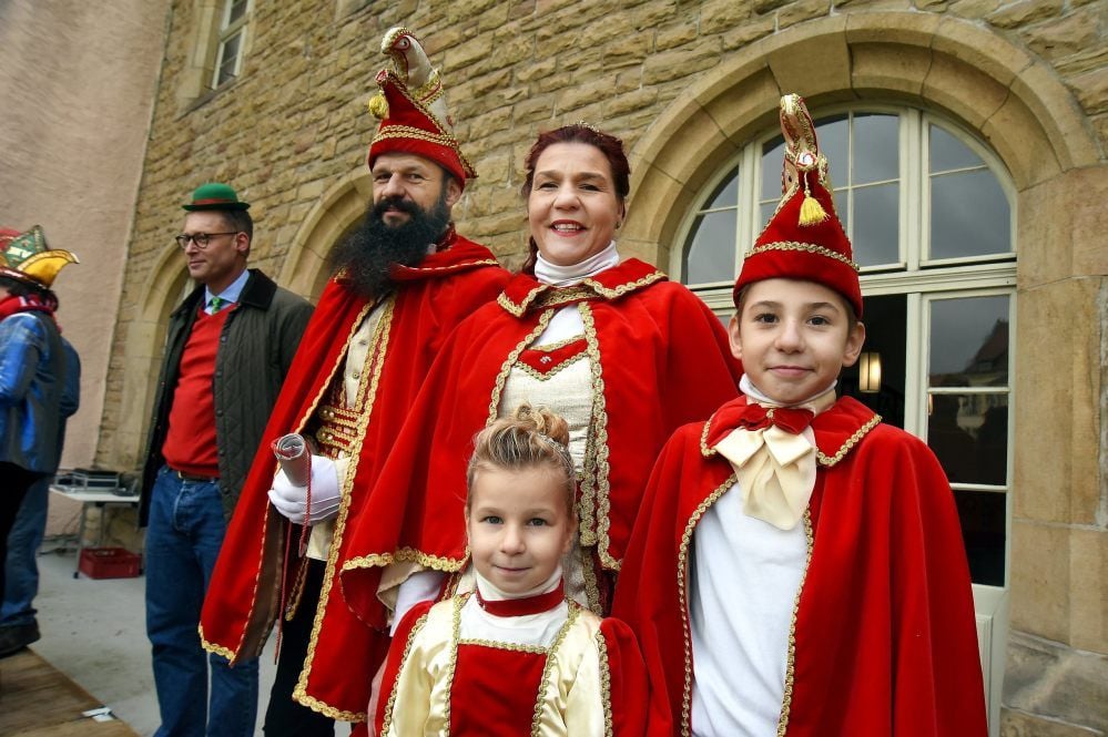 Doppelt hält besser: Bei Familie Tarnofsky gibt es zwei Prinzenpaare - die Eltern Katrin und Marcus sowie Lisa und Lucas.