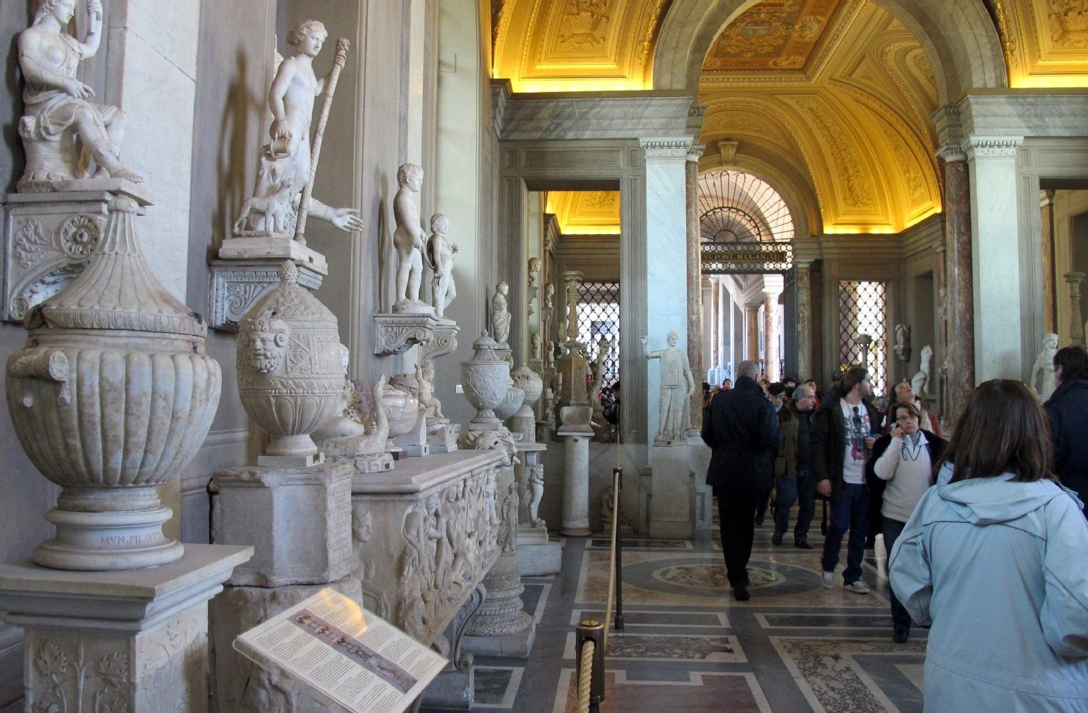 Über 50 000 Objekte können Besucher in den Vatikanischen Museen besichtigen.