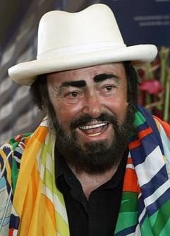 Star-Tenor Luciano Pavarotti während einer Pressekonferenz in Hamburg (Archivfoto vom 19.08.2004). (Foto: dpa)
