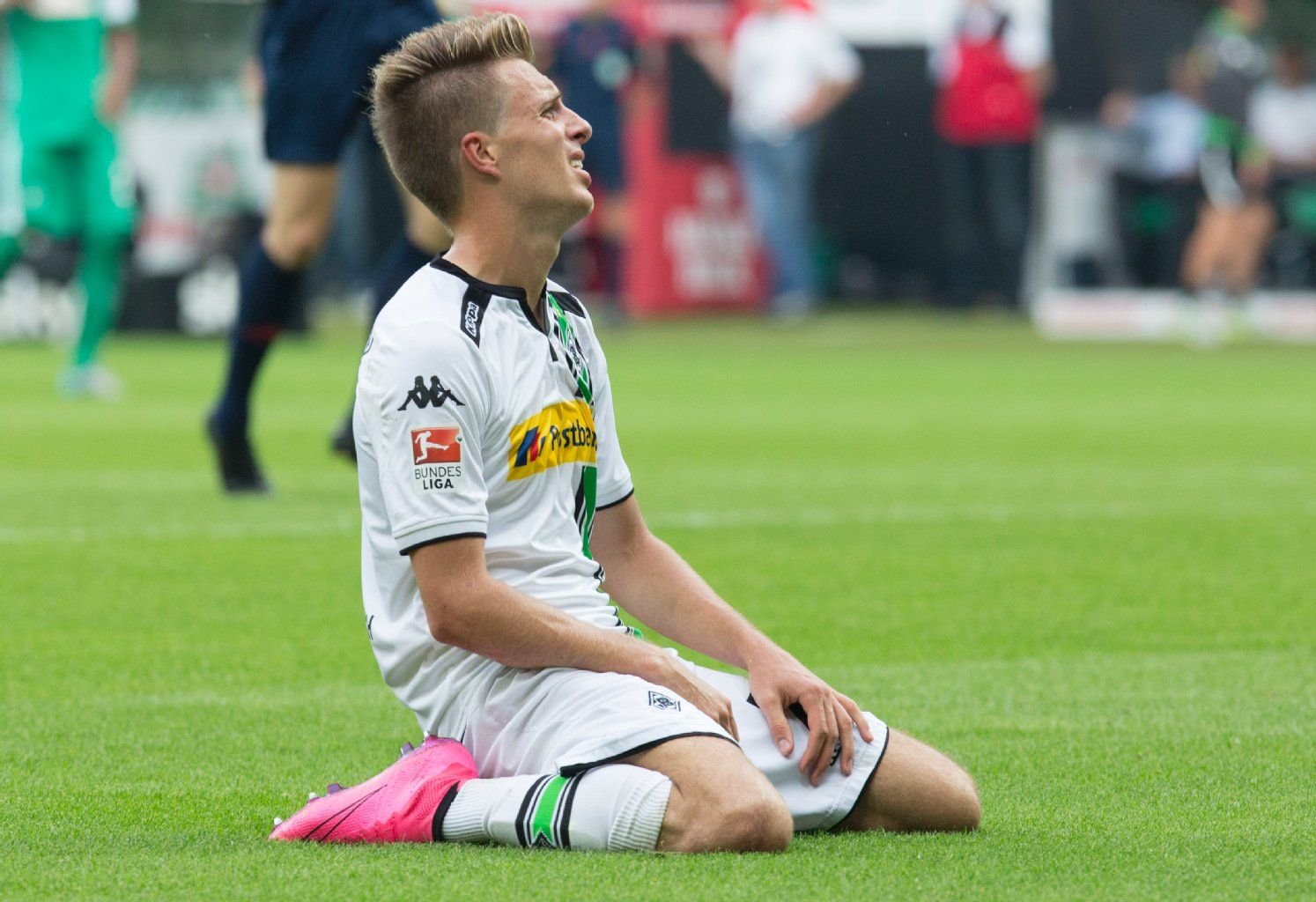 Bitterer Rückschlag für Patrick Herrmann. Der Gladbacher fällt aufgrund eines Kreuzbandrisses auf unbestimmte Zeit aus.