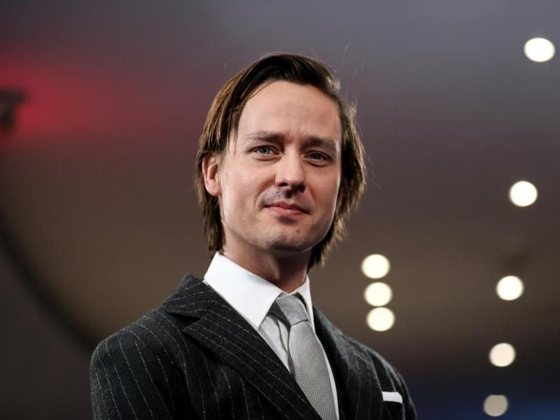 Tom Schilling ist der Piano Man. Foto: Christian Charisius/dpa