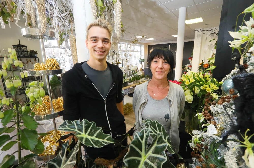 Martin Neumann und Andrea Knutas in ihrer grünen und blühenden Wohlfühloase.