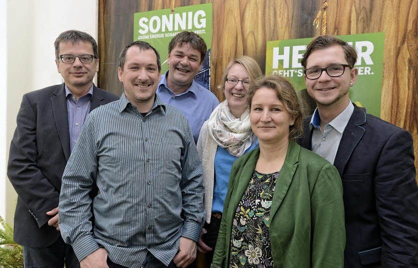 Frank Brozowski, Christoph Kaßner, Guido Fackiner, Fee Behnke, Ines Oehme und Bastian George (v.l.n.r.) wollen am 25. Mai für Bündnis 90/Die Grünen ins Stadtparlament einziehen.