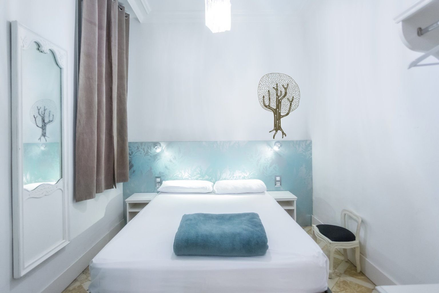 Auch die Zimmer sind individuell und stilvoll eingerichtet.