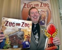 Alan R. Moons Spiel „Zug um Zug“ ist Spiel des Jahres 2004. (Foto: dpa)