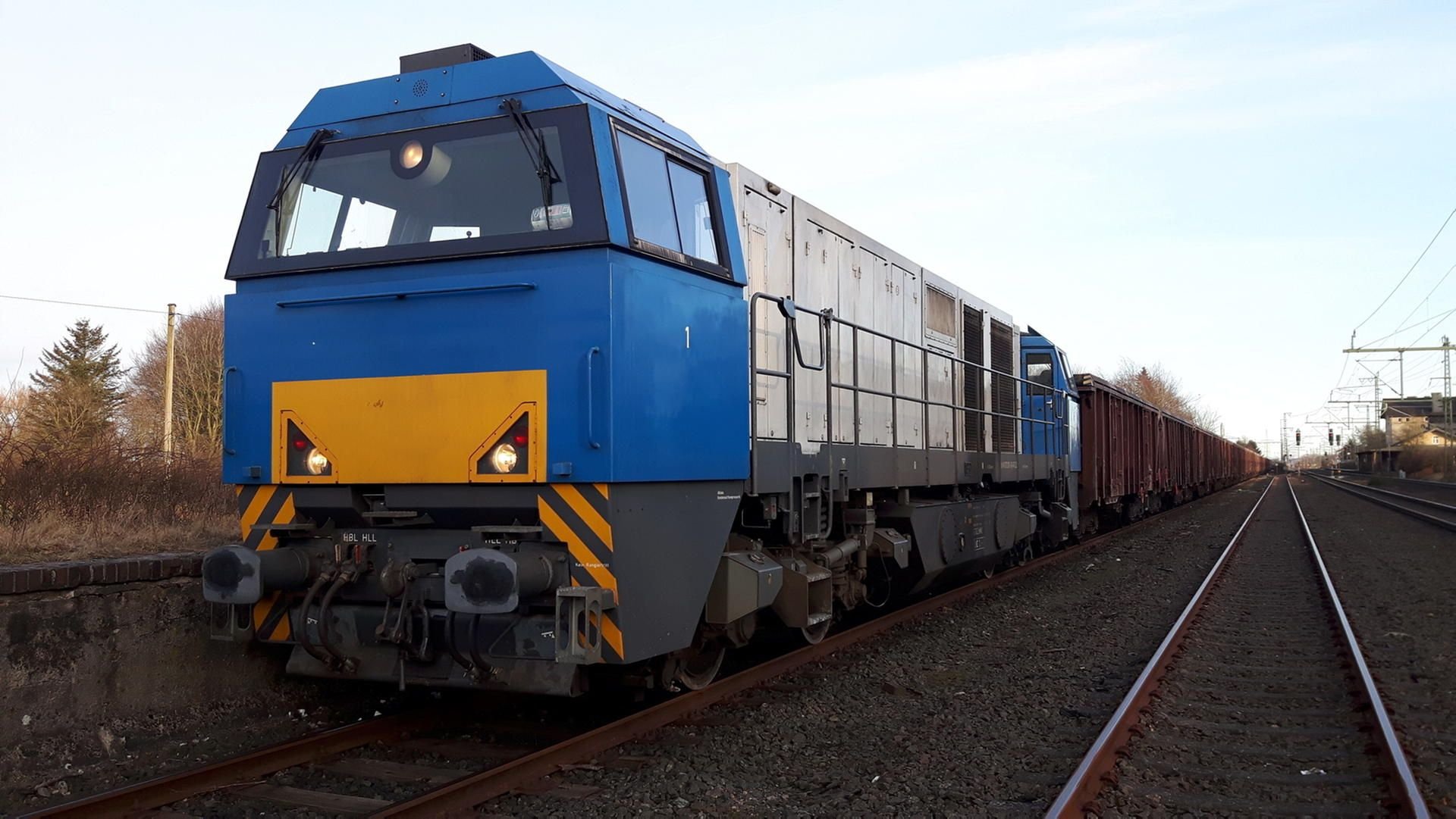 Aus einer Lokomotive des Typs Vossloh G 2000 BB wurde der Dieselkraftstoff abgezapft.