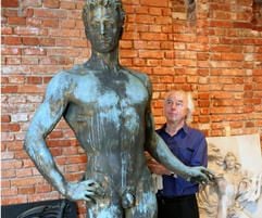 Arbeiten des Bildhauers Arno Breker (1900-1991) werden vom 22. Juli an in Schwerin ausgestellt. (Foto: dpa)