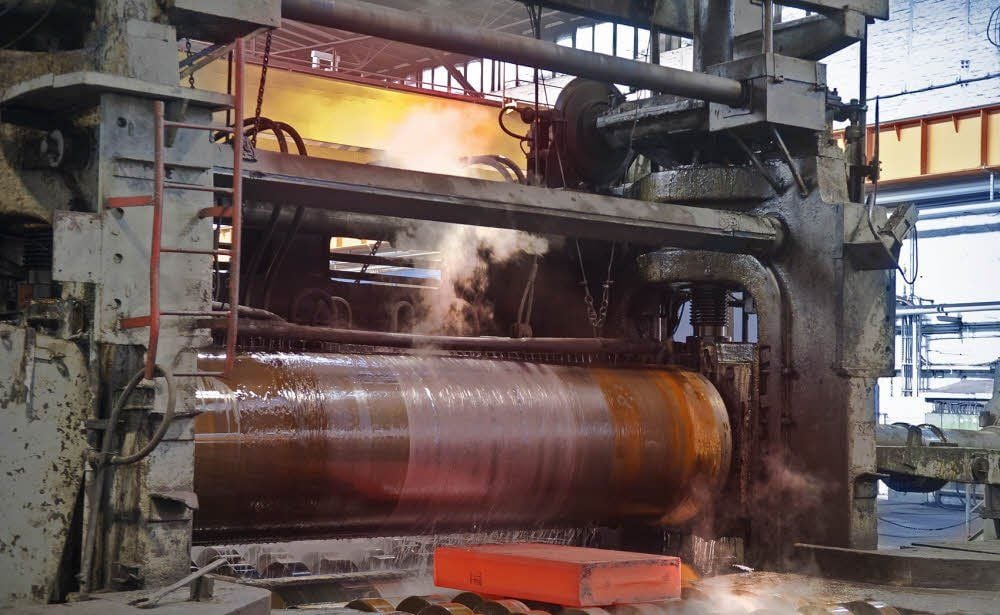 Die Umkehrwalze von MKM in Hettstedt, auf der auch die Bleche für die Gedenkstätte des World-Trade-Centers in New York gewalzt wurden.