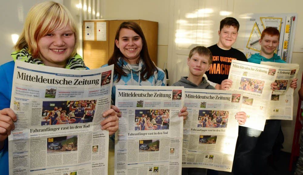 Als erste hat sich die Klasse 7a in der Pestalozzischule die MZ vorgenommen. Auch die höheren Klassen nutzen jetzt im Unterricht die Zeitung.