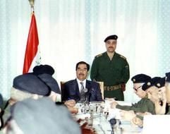 Saddam Hussein (m.). (Foto: dpa)