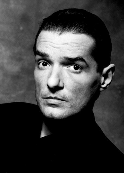 Der österreichische Popstar Falco (undatiertes Archivfoto). Sein Unfalltod vor 15 Jahren machte ihn zur Legende. (ARCHIVFOTO: EMI/DPA)