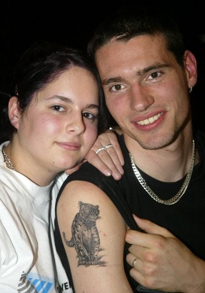 Der Mittelstreckenläufer Rene Herms mit seiner Frau Stefanie Herms 2004. (FOTO: DPA)