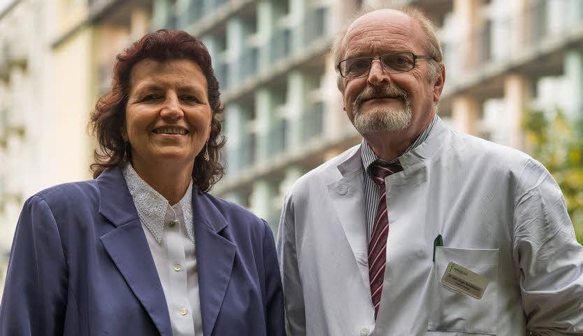 Direktorin Ilona Heinze und der scheidende Chefarzt Jürgen Schwamborn.