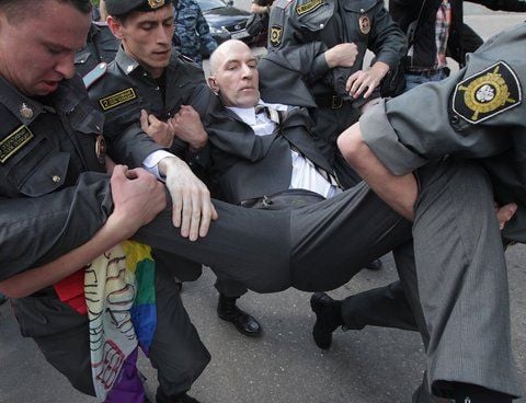 Festnahmen in Moskau. Während einer nicht genehmigten Demonstration wurden dutzende Menschen festgenommen. (FOTO: DPA)