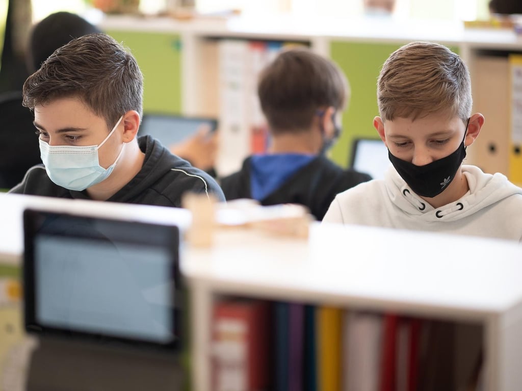 In Sachsen-Anhalt gilt seit Montag eine Maskenpflicht in allen Schulen