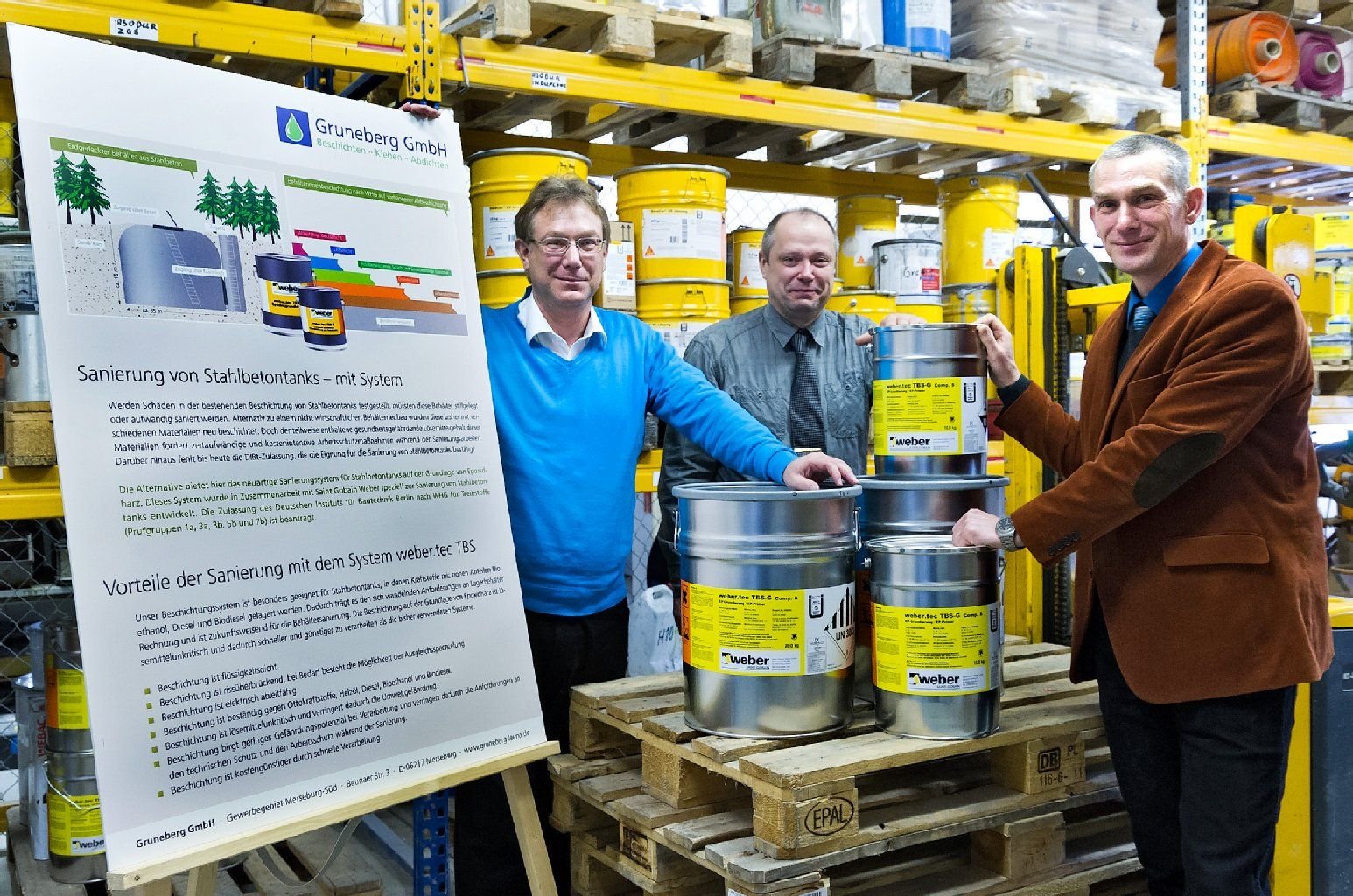 Die Firma Gruneberg stellt Harz zum Abdichten von Benzintanks her. Im Bild sind Peter Gruneberg , Jürgen Krabe , Hartmut Gruneberg (v.l.) zu sehen.