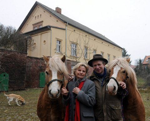 Pflegen die Kultur des Landlebens: Edith Scholz und Andreas Richter. (FOTO: GÜNTER BAUER)