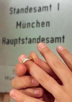 Die Zahl der Eheschließungen inDeutschland ist auf ein Rekordtief gesunken. (Foto: dpa)