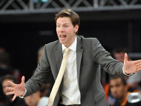 „Man muss Julius Jenkins hervorheben. Er ist ein herausragender Spieler. Er zeigt im Moment, warum er mehrmals zum besten Spieler in der Liga ausgezeichnet wurde“, schwärmte selbst Ulms Trainer Thorsten Leibenath.