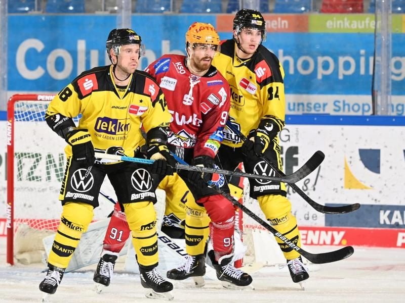 Die Fischtown Pinguins Bremerhaven gewannen gegen die Krefeld Pinguine. Foto: Mathias Renner/City-Press GmbH/Pool/dpa