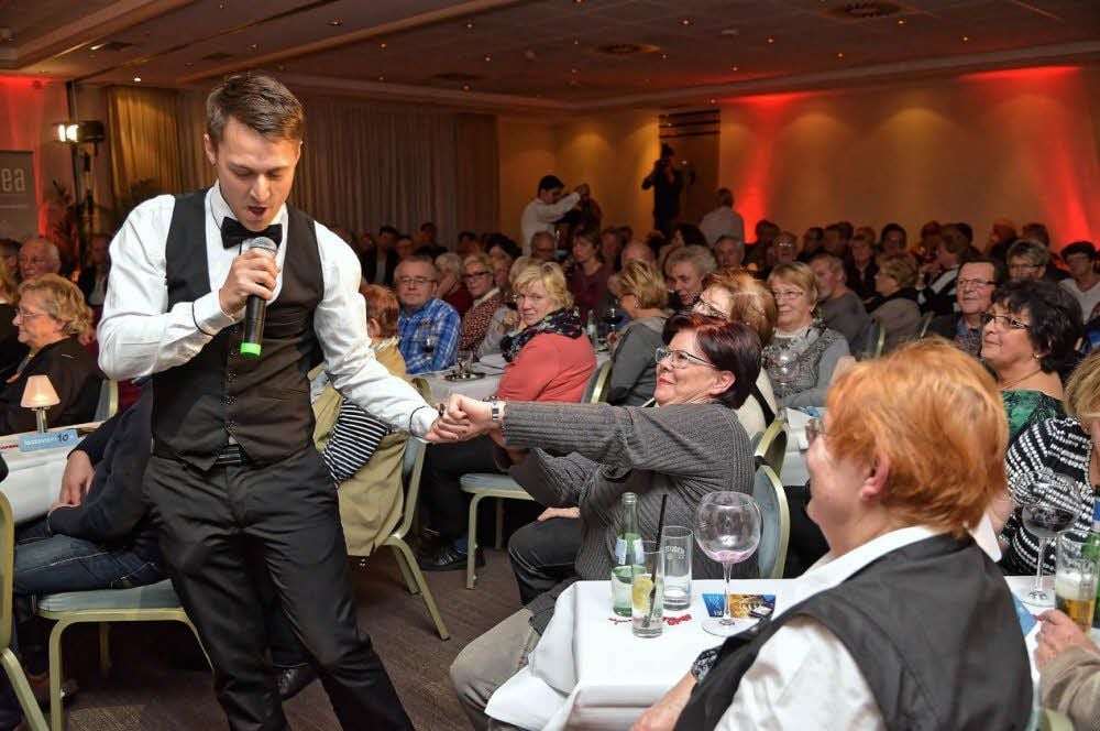 Der Dessauer Peter Pach kam an beim Showtalk-Publikum im NH-Hotel Dessau.