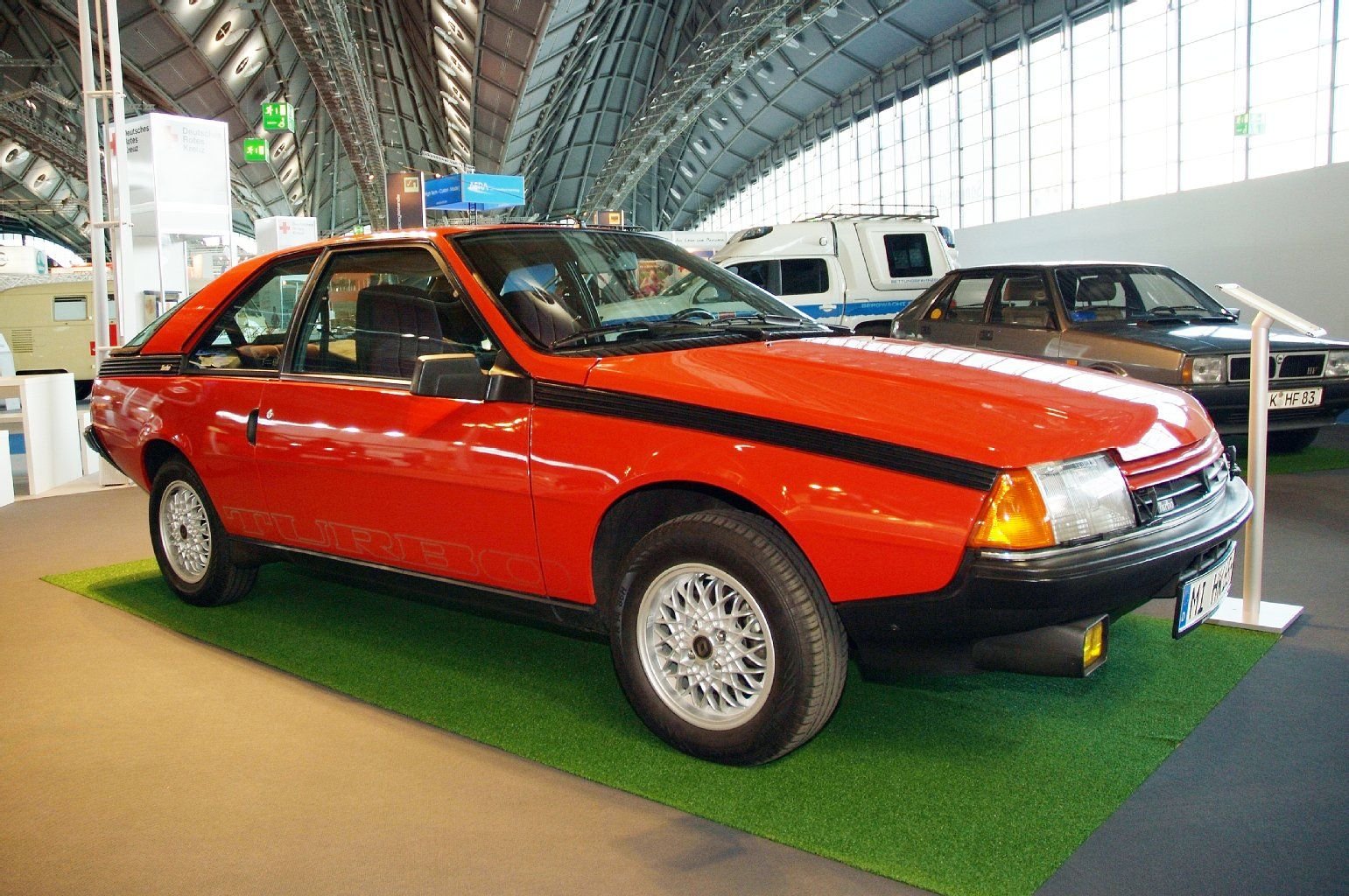 Renault präsentierte 1983 auf der IAA einen Sportcoupé, den 132 PS starken Fuego Turbo.