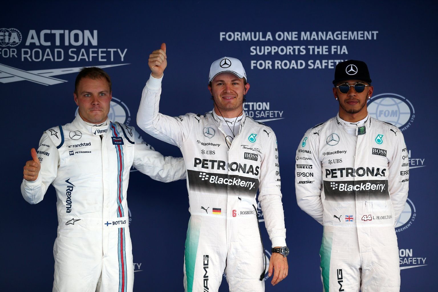 Nico Rosberg zwischen Valtteri Bottas und Lewis Hamilton.