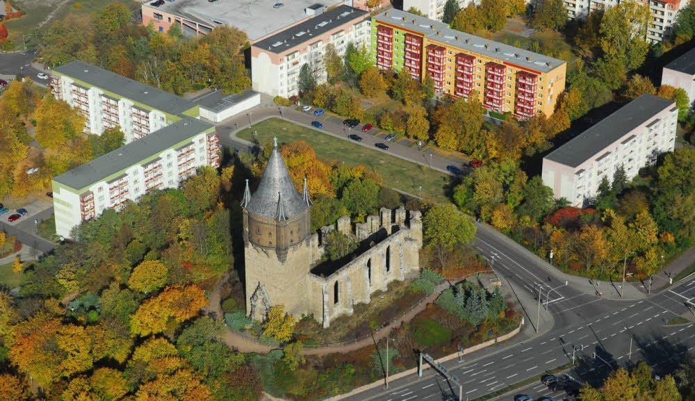 Luftbild der Ruine der St.Sixti-Kirche in Merseburg aus einem Bildband des Fotografen Steffen Mainka.