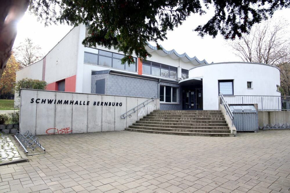 Die Schwimmhalle im Stadtpark öffnet momentan nur für Schulen.