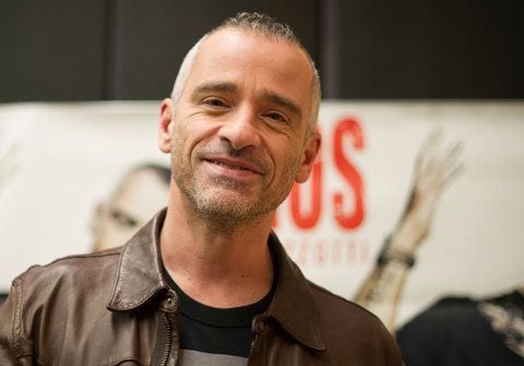 Der italienische Sänger Eros Ramazotti posiert am Freitag in Berlin Termin zur Vorstellung seiner neuen CD. (FOTO: DPA)