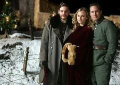 Tenor Nikolaus (Benno Fürmann, r.) dient unter Leutnant Horstmayer (Daniel Brühl, l.). Am Weihnachtsabend bekommt er kaiserlich genehmigten Besuch von seiner Freundin Anna (Diane Krüger, M.). (Foto: dpa)