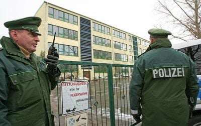 Polizeibeamte (FOTO: DPA)