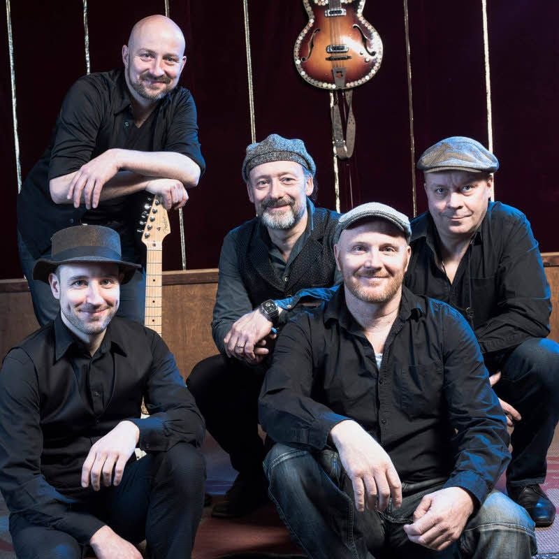 Brohmers Houseband: Wolfgang Käubler (vorn r.) und die „Blue Stars“