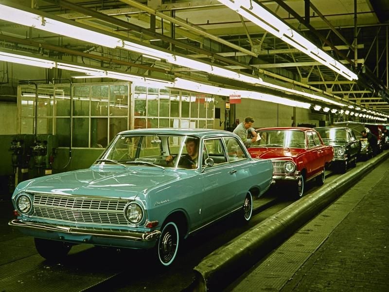 Der Rekord A läuft vom Band und kommt bei den Kunden an: Allein zwischen 1963 und 1965 wurden fast 900.000 Exemplare verkauft – trotz des recht hohen Grundpreises von 6830 Mark.