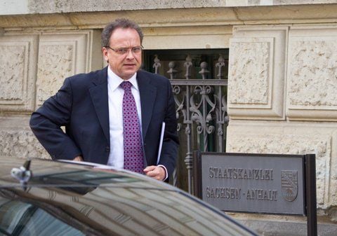Jürgen Stadelmann (CDU) verlässt die Staatskanzlei in Magdeburg. (FOTO: DPA)