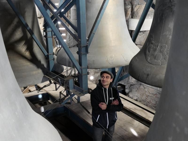Süßer die Glocken nie klingen... Davit Drambyan im Roten Turm von Halle. Foto: Peter Endig