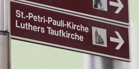 Sankt Petri-Pauli-Kirche in Eisleben: Der Reformator Martin Luther wurde in dieser Kirche einen Tag nach seiner Geburt, am 11. November 1483 getauft. (FOTO: DPA)