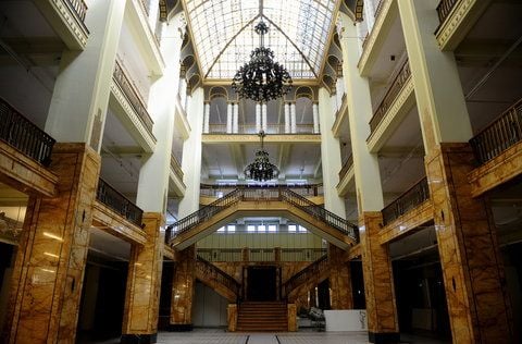 Das leerstehende «Kaufhaus zum Strauss», ehemals Hertie-Kaufhaus, im Zentrum von Görlitz. (FOTO: DDP)