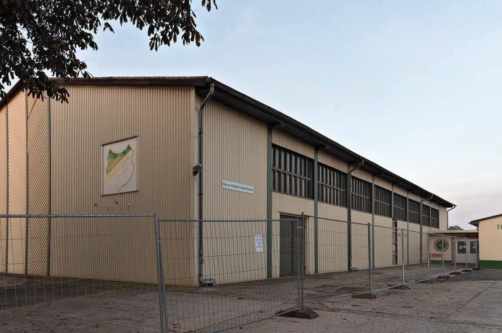 Die 40 Jahre alte Sporthalle in Frankleben soll abgerissen und durch einen Neubau ersetzt werden.