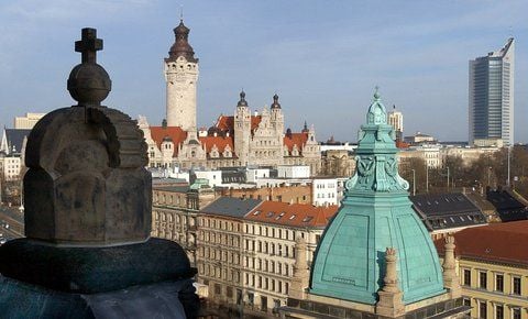 Blick über Leipzig. Dirk Feiertag ist der sechste Kandidat für die OB-Wahl in Leipzig. (ARCHIVFOTO: DPA)