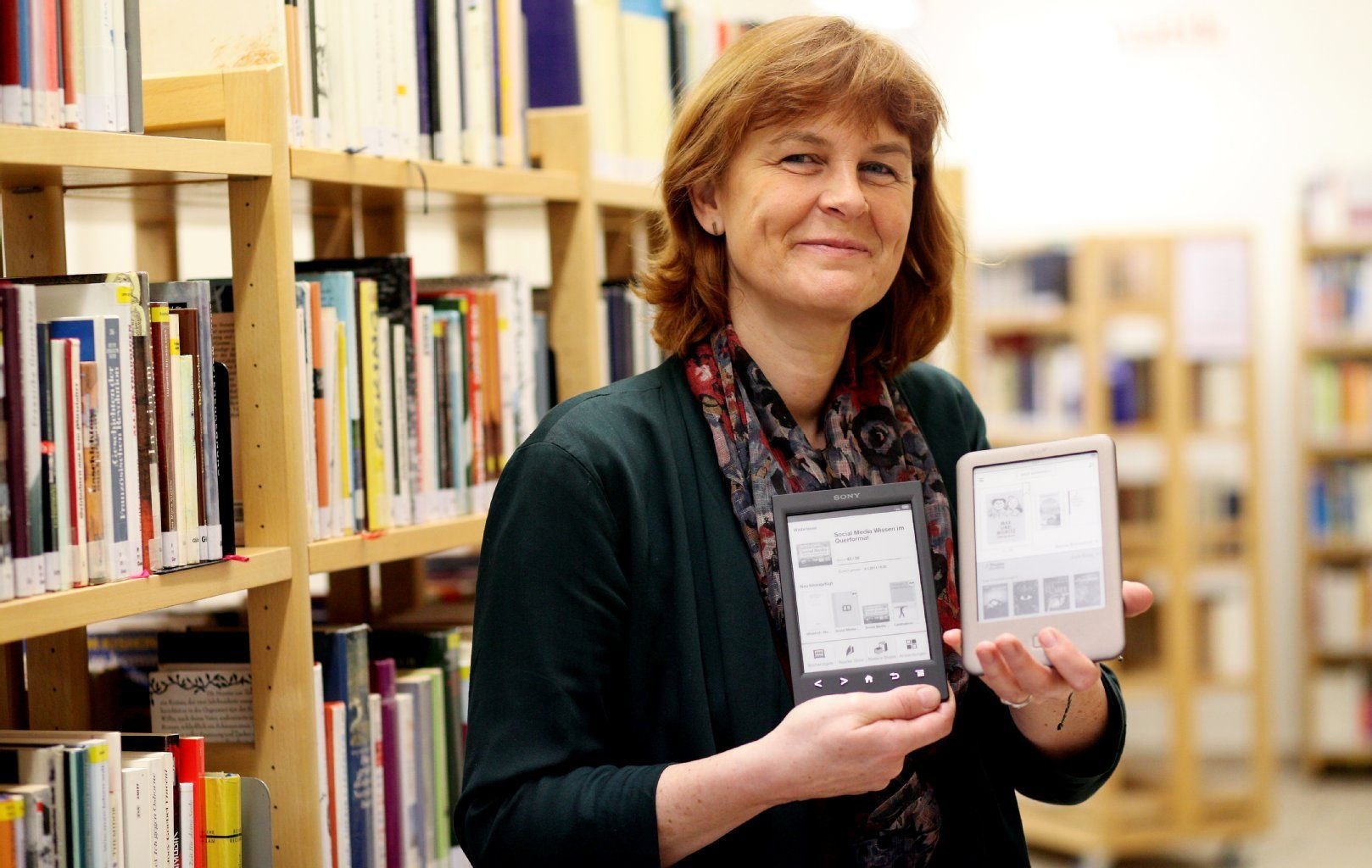 Bei den Veranstaltungen empfiehlt Bibliothekarin Andrea Kiefer vor allem E-Book-Reader, da diese besser für die Augen sind als Computer oder Tablets.