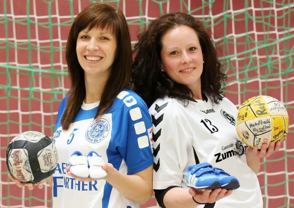 Cordula Block (l.) und Silke Ruthe sind Handballerin und Mutter in Personalunion.