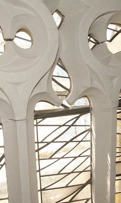 Filigran: Der Künstler hat jedes einzelne Fenster bis ins Detail gestaltet.