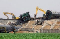 Zwei Züge kollidierten in China auf einer alten Trasse zwischen Quingdao und der Provinzhauptstadt Jinan. (Foto: dpa)