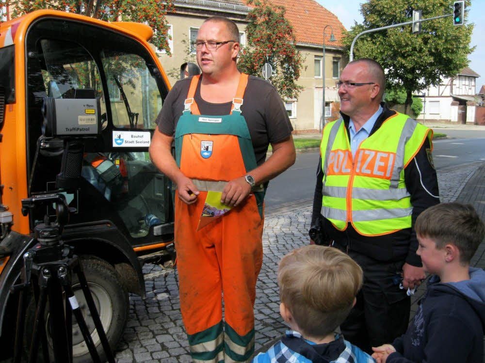 Auch Bauhof-Mitarbeiter Andreas Herrmann hat alles richtig gemacht. Gemessen wurden bei ihm 38 Kilometer pro Stunde. „Man fährt hier ja langsamer, weil hier eine Bushaltestelle ist“, erklärt er.
