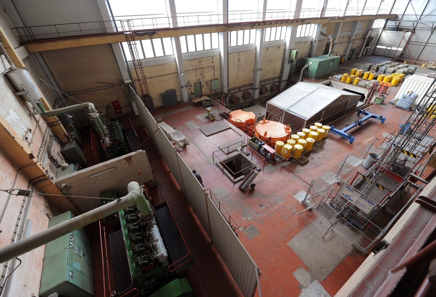 Das geräumte Turbinenhaus im Kernkraftwerk Rheinsberg.