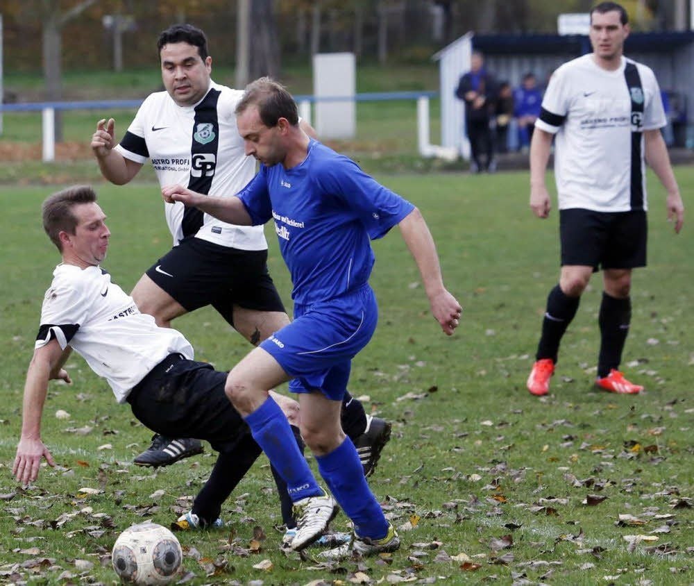 Die Kickers aus Raguhn (Blau) sind im Moment in der Kreisliga nicht zu stoppen.