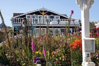 Beliebt bei Künstlern und Blumenfreunden: Mendocino hat nur gut 800 Einwohner und ist eher eine Ansammlung von Häusern als ein richtiges Dorf. (FOTO: DPA)
