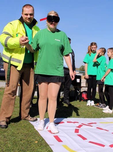 Karsten Mädel betreute den Rauschbrillenparcours.
